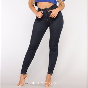 It’s Now or Never Fashion Nova Skinny Jeans Size 5